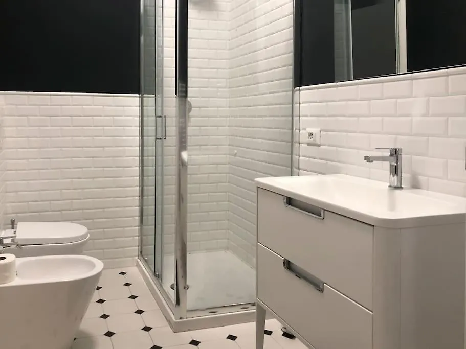 Lovely Suite In The Heart Of Shopping District Milan Italy